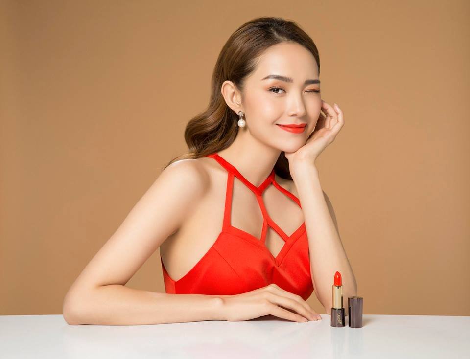 minh-hang-la-ai-va-minh-hang-co-gi-de-ngoi-ghe-hlv-the-face-2018