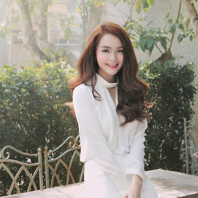 tai-sao-cong-chung-hut-hang-va-nem-da-the-face-vietnam-khi-minh-hang-tro-thanh-hlv