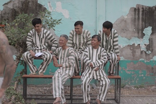 thieu-nien-ra-giang-ho-tap-1-ho-quang-hieu-lam-lai-cuoc-doi-trong-trai-giam