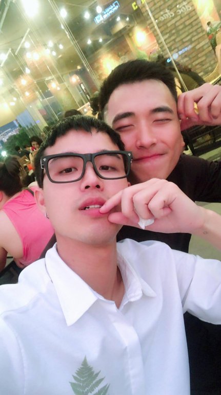 buc-anh-4-tieng-ngoi-rua-bat-khi-ra-mat-gia-dinh-ban-gai-giup-chang-trai-tim-duoc-chan-ai-ben-mot-nguoi-dan-ong