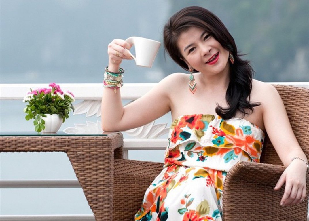 sau-dam-vinh-hung-quang-linh-va-nsut-kim-oanh-chinh-thuc-ngoi-ghe-nong-guong-mat-than-quen-2018