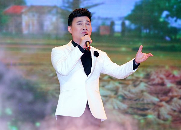 sau-dam-vinh-hung-quang-linh-va-nsut-kim-oanh-chinh-thuc-ngoi-ghe-nong-guong-mat-than-quen-2018