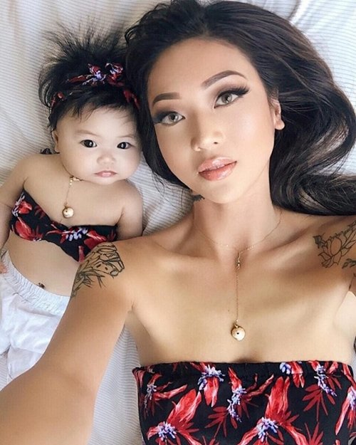 Bà mẹ gốc Việt nổi tiếng nhờ những bức ảnh chụp cùng con gái
