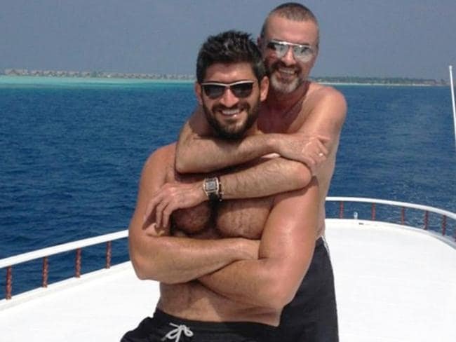 hai-nguoi-tinh-dong-gioi-tranh-chap-tai-san-khung-voi-gia-dinh-ca-si-george-michael