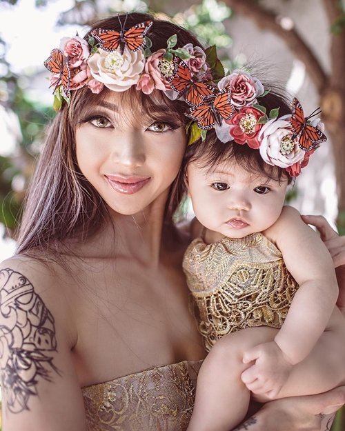 Bà mẹ gốc Việt nổi tiếng nhờ những bức ảnh chụp cùng con gái