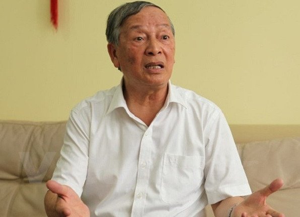 xe-buyt-2-tang-mui-tran-dung-nhu-con-vet-thay-nguoi-ta-lam-cung-bat-chuoc