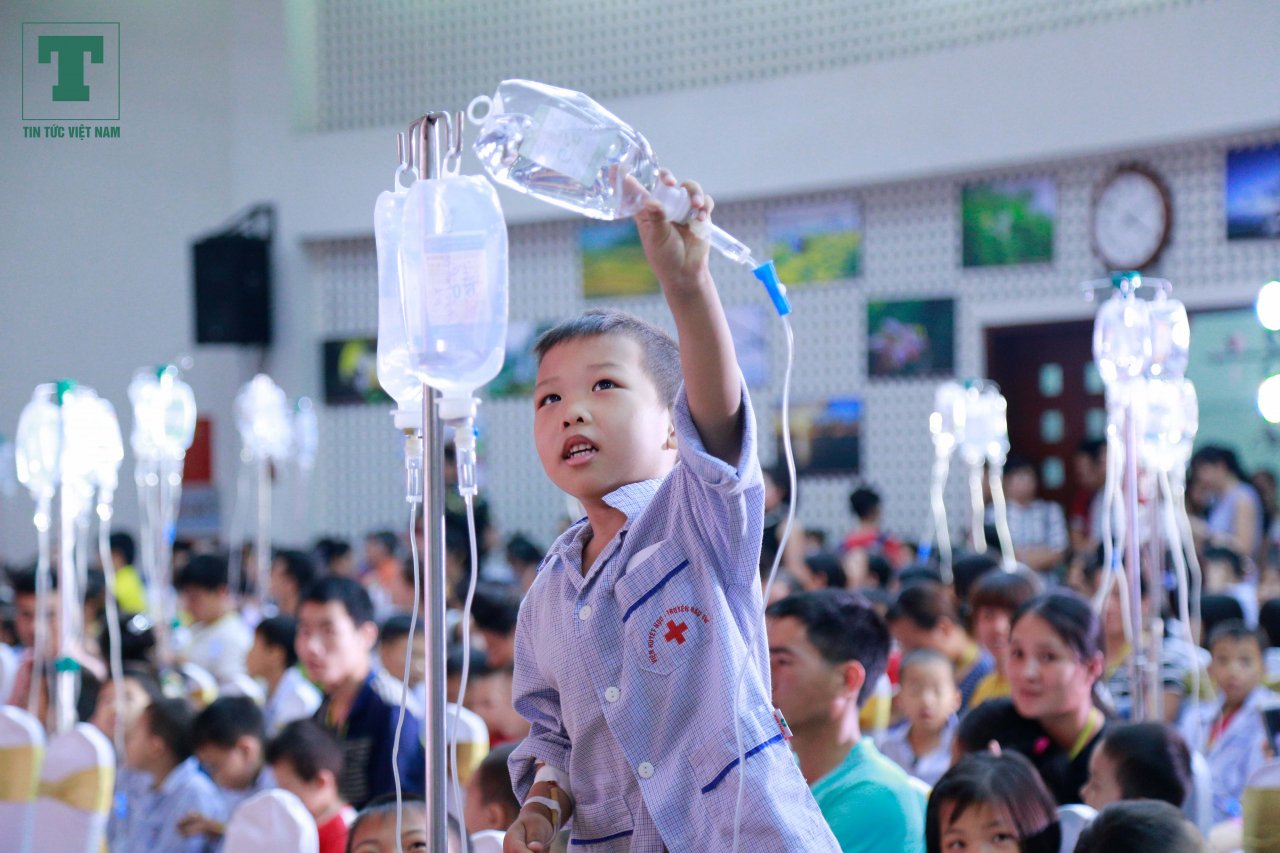 anh-nhung-em-nho-vien-mau-voi-ngay-16-gian-di