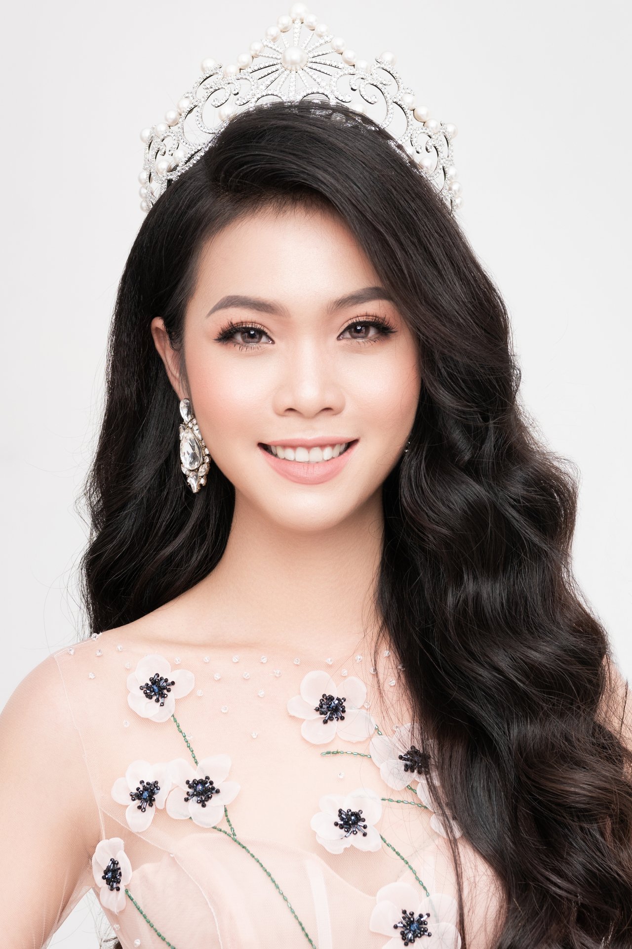 tan-hoa-hau-bien-kim-ngoc-xin-duoc-tu-choi-viec-noi-tieng-nho-scandal