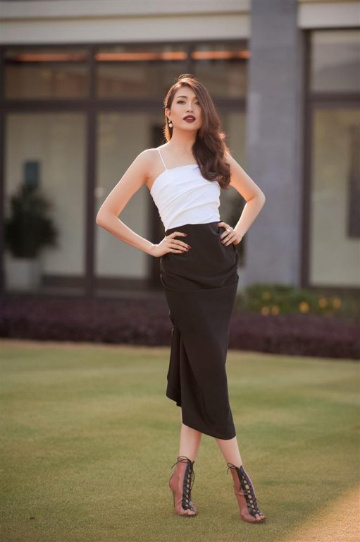 Tăng Thanh Hà, Thanh Hằng và dàn mỹ nhân Việt đồng loạt 'lên đồ' đen - trắng sang chảnh
