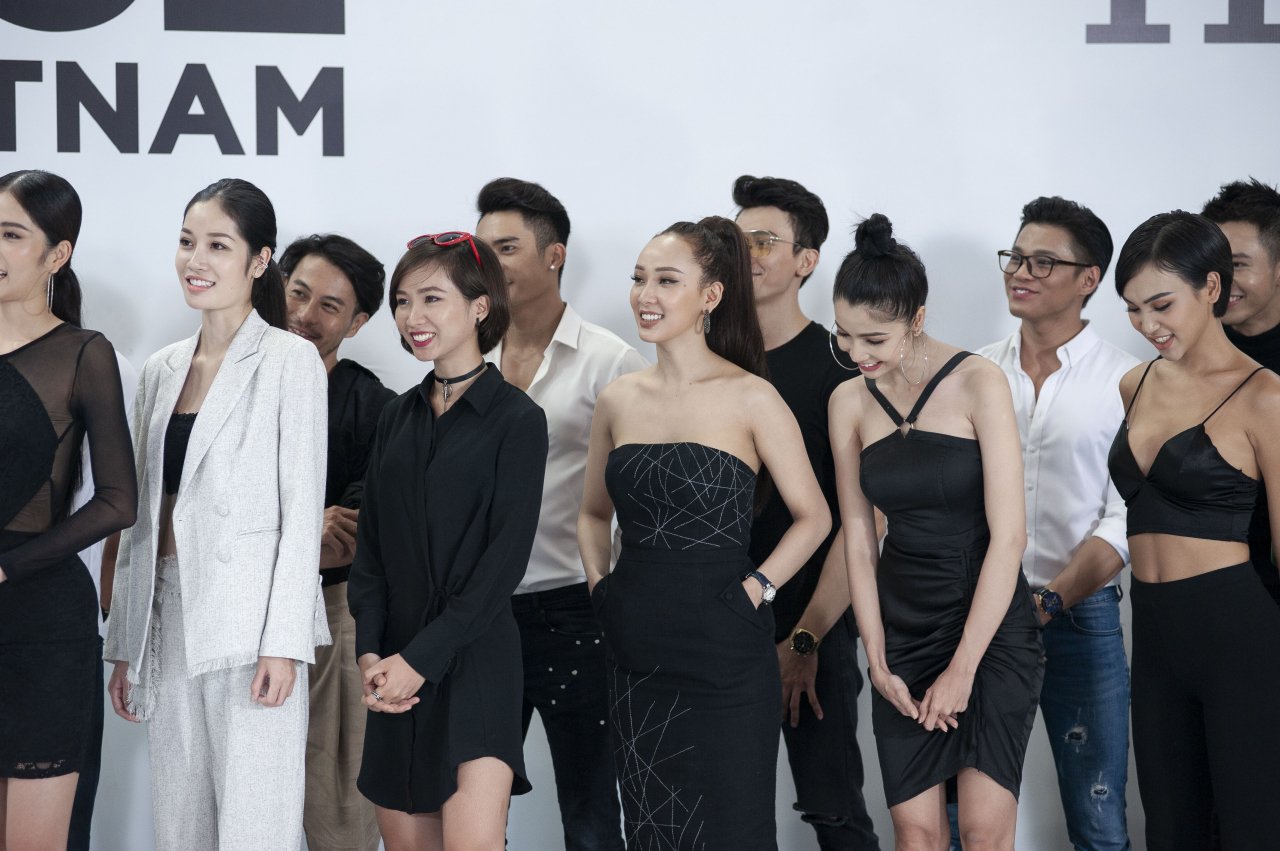 the-face-2018-truong-thanh-long-le-nam-va-loat-thi-sinh-dang-gom-bat-phan-thang-bai-trong-thu-thach-dau-tien