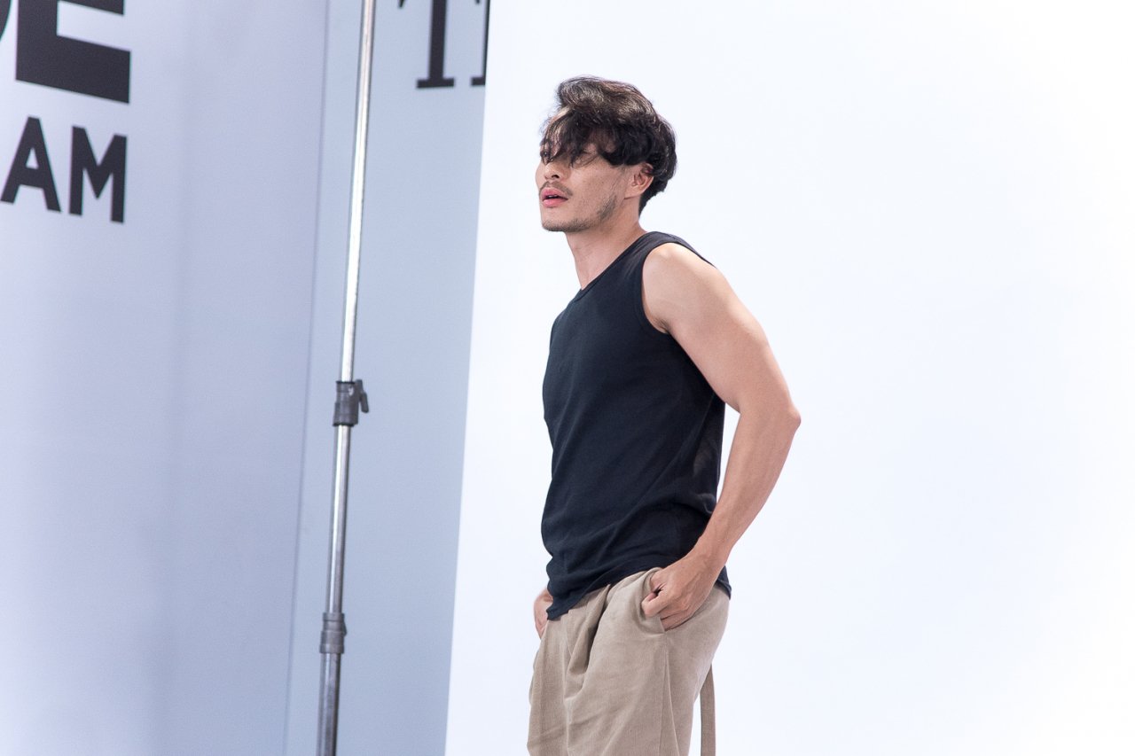 the-face-2018-truong-thanh-long-le-nam-va-loat-thi-sinh-dang-gom-bat-phan-thang-bai-trong-thu-thach-dau-tien