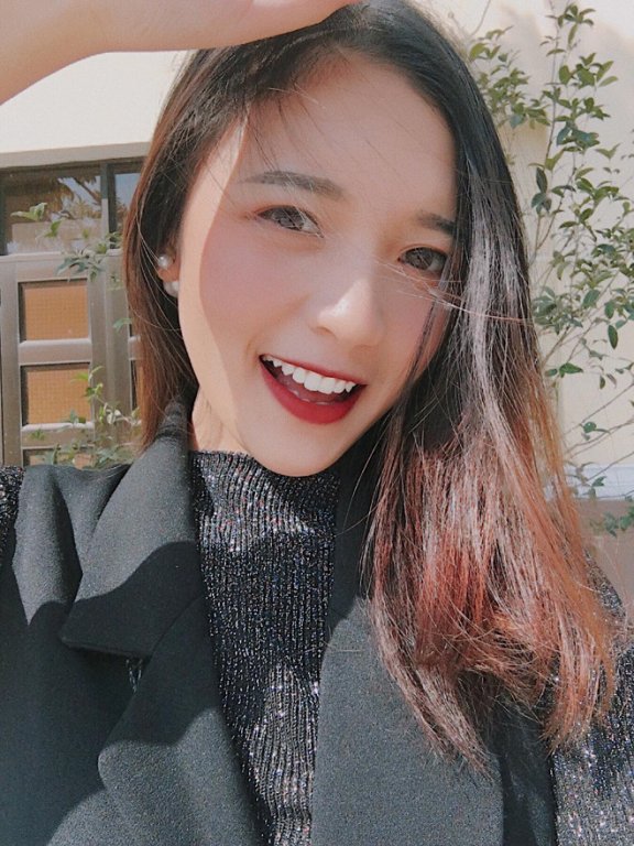 ‘Hot girl báo chí’ nổi tiếng, dẫn nhiều chương trình của VTV hình ảnh 4
