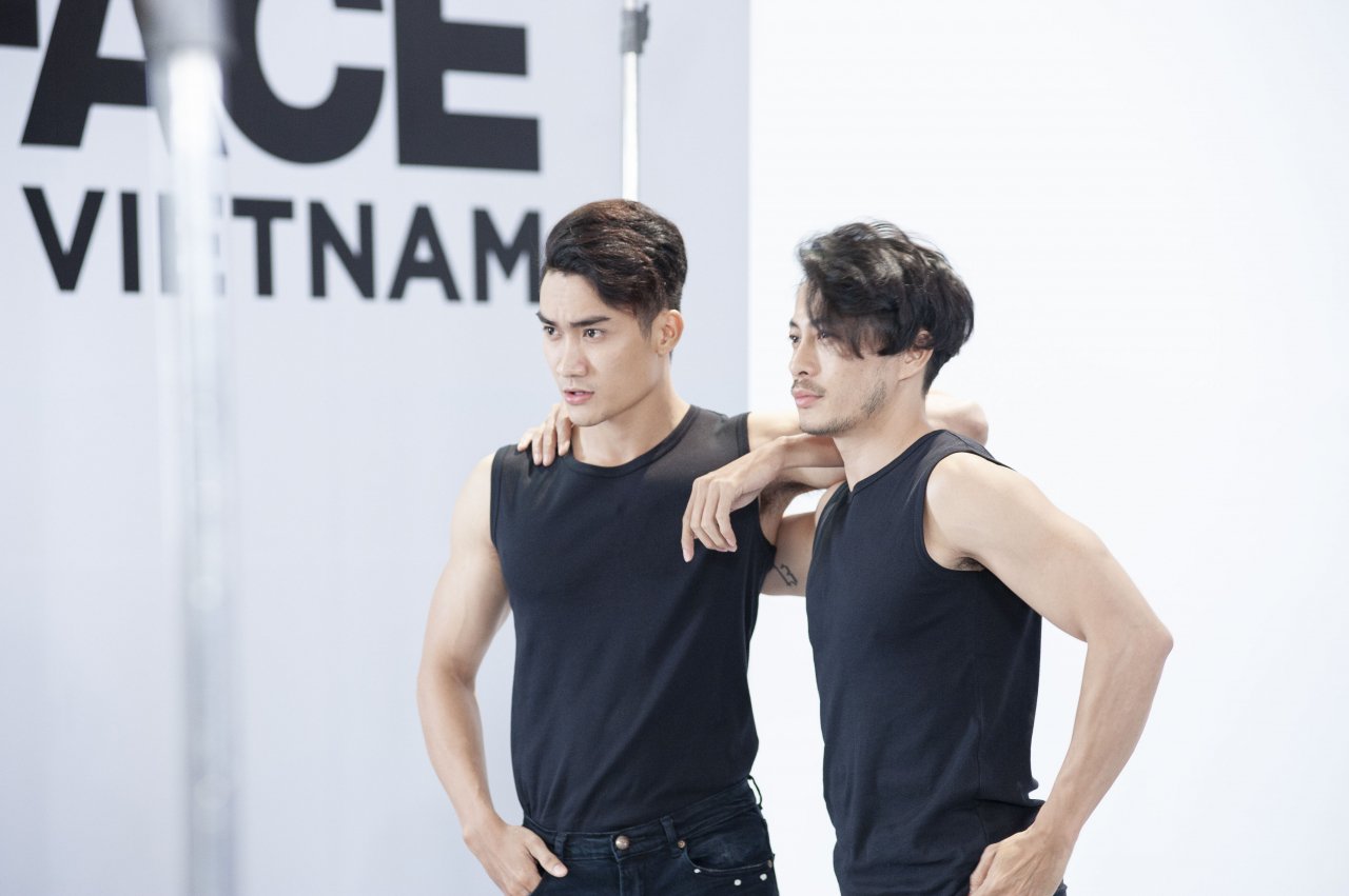 the-face-2018-lo-dien-dan-thi-sinh-nam-cuc-pham-va-cuc-dang-gom-khien-cac-co-gai-dung-ngoi-khong-yen