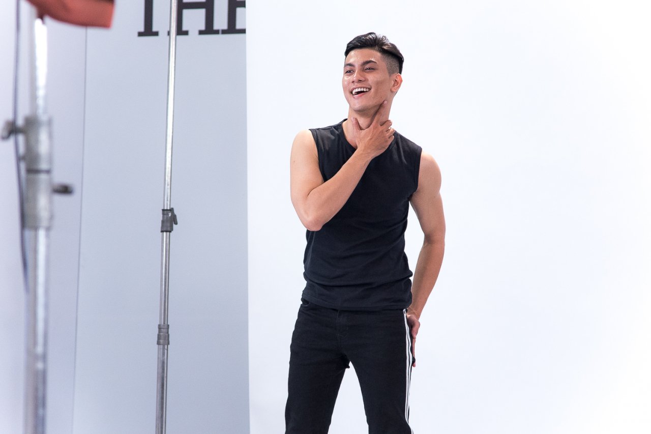 the-face-2018-lo-dien-dan-thi-sinh-nam-cuc-pham-va-cuc-dang-gom-khien-cac-co-gai-dung-ngoi-khong-yen