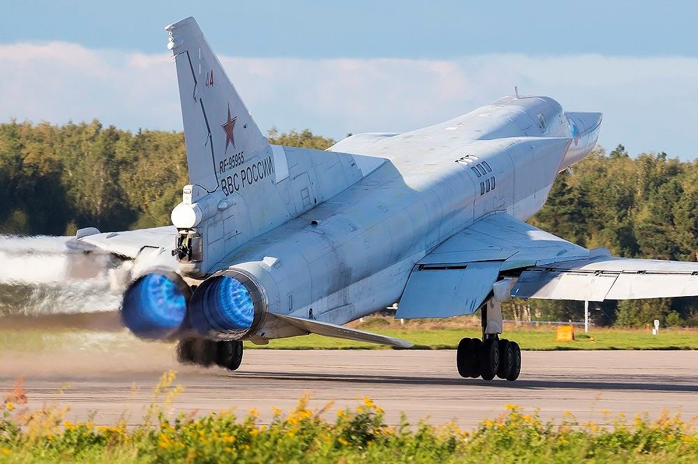 Quyết định đáng tiếc nhất của Ukraine khi phá hủy máy bay Tu-22