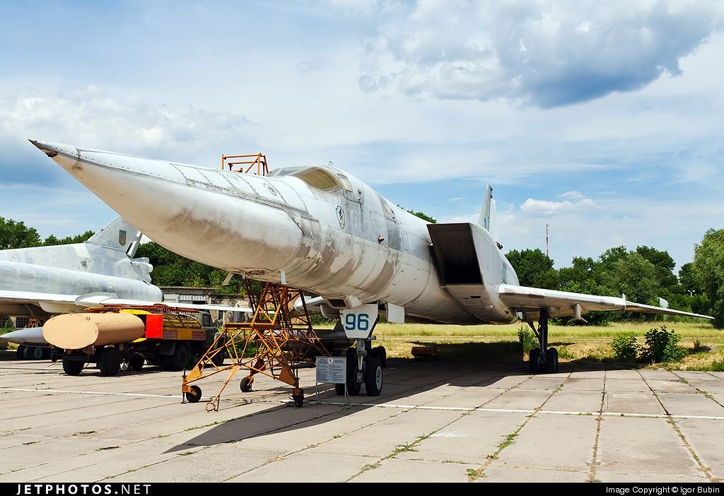 Quyết định đáng tiếc nhất của Ukraine khi phá hủy máy bay Tu-22