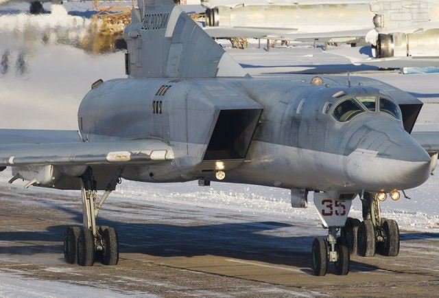 Quyết định đáng tiếc nhất của Ukraine khi phá hủy máy bay Tu-22