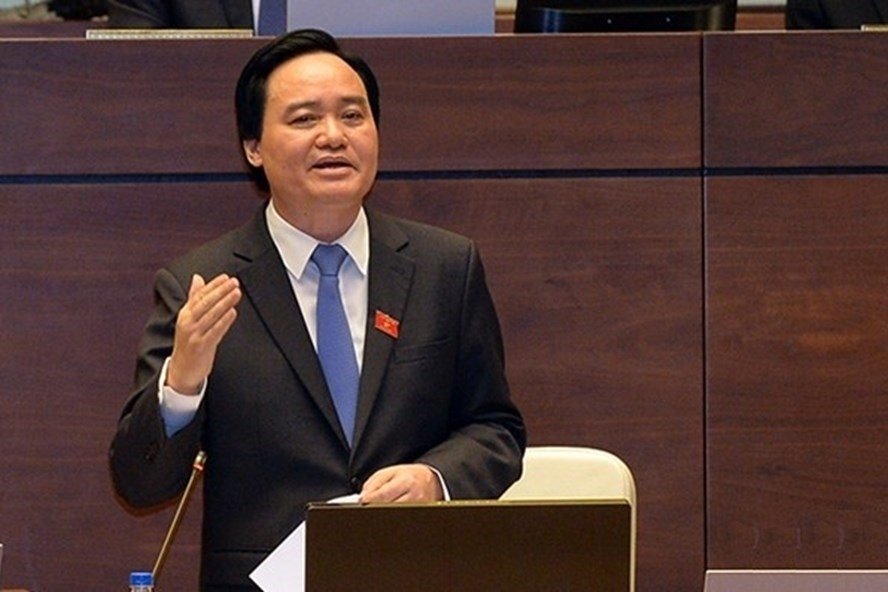 truc-tiep-chat-van-bo-truong-gd-dt-phung-xuan-nha-nong-ve-tinh-trang-xuong-cap-ve-chuan-muc-dao-duc-loi-song-trong-nganh-giao-duc