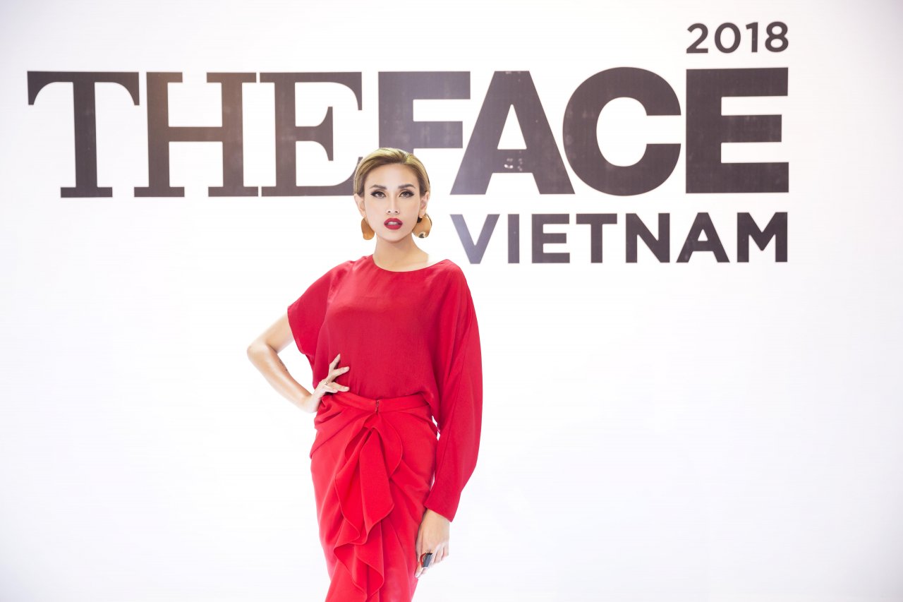 diem-lai-12-bo-canh-thoi-thuong-cua-thanh-hang-vo-hoang-yen-minh-hang-tai-vong-casting-the-face-2018