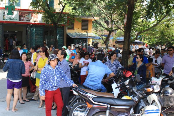 phu-huynh-ngai-ngu-tuc-truc-cho-con-thi-vao-10