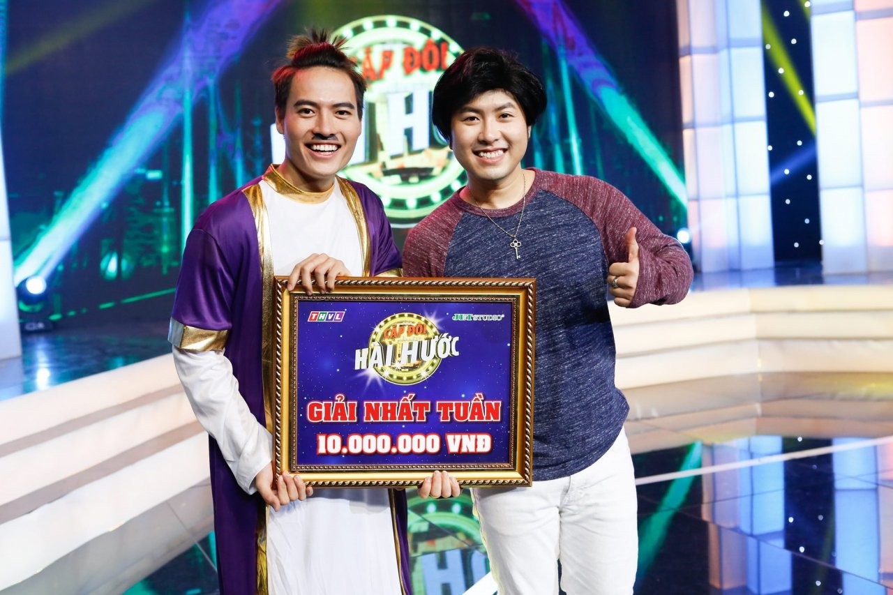 akira-phan-vo-tan-phat-lap-cu-dup-giai-thuong-tai-cap-doi-hai-huoc