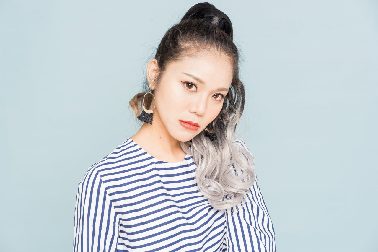 dai-nhan-sang-han-california-om-ap-hot-girl-goc-viet-cover-5-thu-tieng