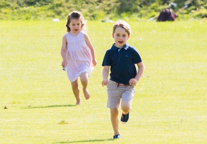 Công nương Kate Middleton xinh đẹp, rạng rỡ dù mới sinh con thứ 3