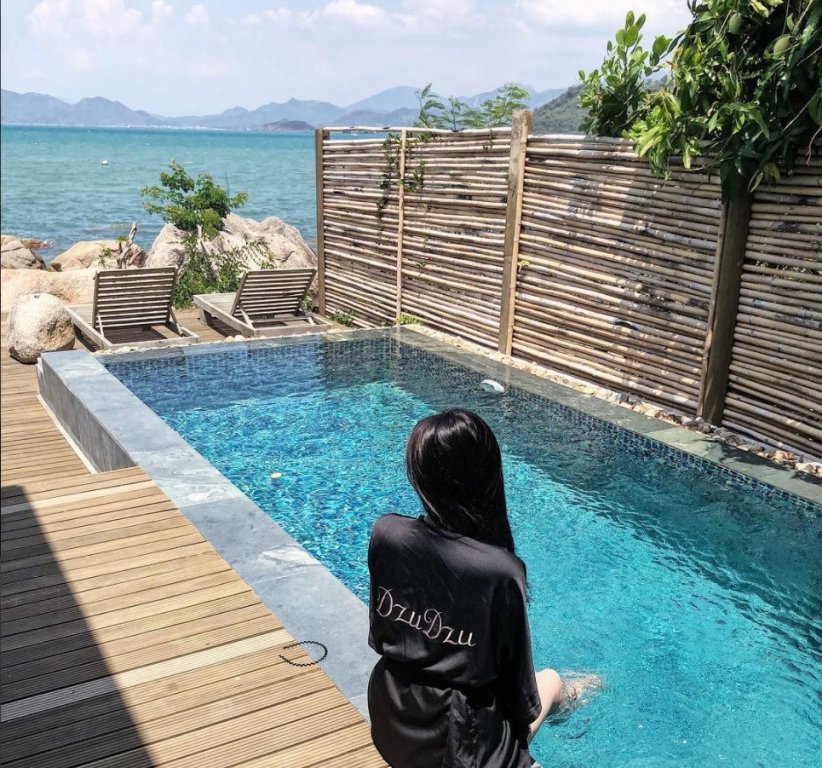 Ngắm ảnh du lịch sang chảnh của Á hậu Tú Anh