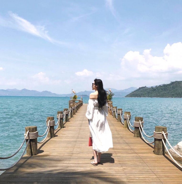Ngắm ảnh du lịch sang chảnh của Á hậu Tú Anh
