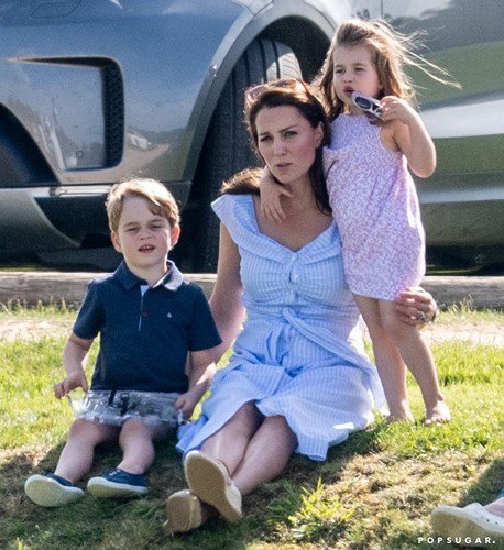 Công nương Kate Middleton xinh đẹp, rạng rỡ dù mới sinh con thứ 3