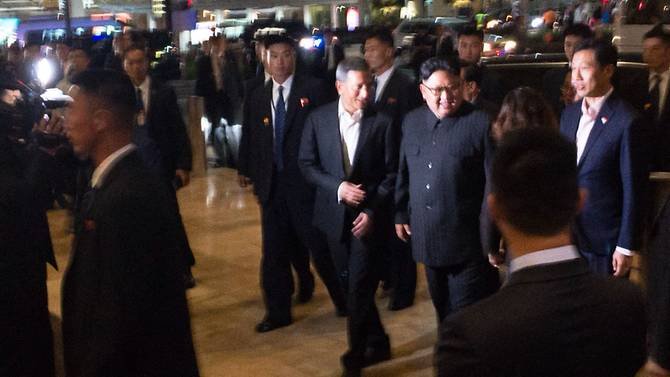 dem-truoc-cuoc-gap-mat-lich-su-chu-tich-kim-jong-un-tham-khu-vuon-doc-dao-nhat-singapore