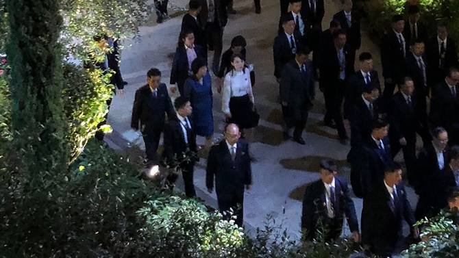 dem-truoc-cuoc-gap-mat-lich-su-chu-tich-kim-jong-un-tham-khu-vuon-doc-dao-nhat-singapore