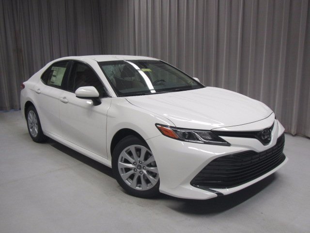 gia-xe-oto-hom-nay-126-kia-optima-2018-giu-on-dinh-muc-gia