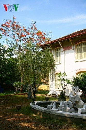 Xứ Huế rực rỡ trong sắc màu mùa hạ