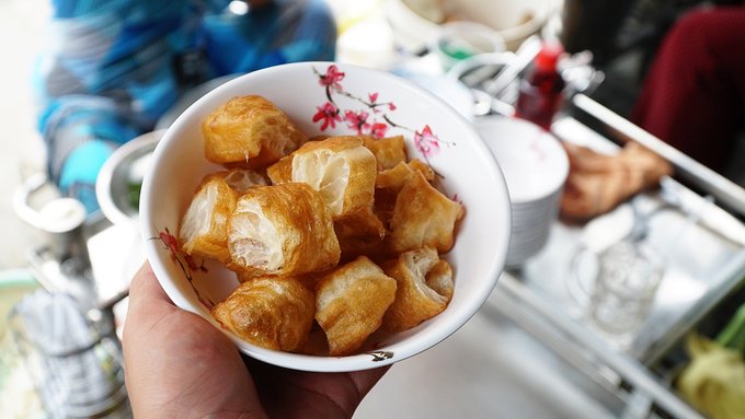 Quán cháo lòng sau 80 năm vẫn bán trên gánh ở Sài Gòn