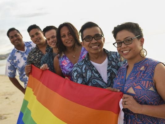 thang-tu-hao-lgbt-duoc-chao-mung-nhu-the-nao-o-nhung-vung-xa-xoi-heo-lanh