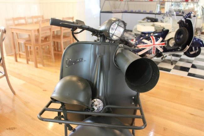 Ngắm Vespa TAP 150 mang vũ khí bắn xuyên xe bọc giáp