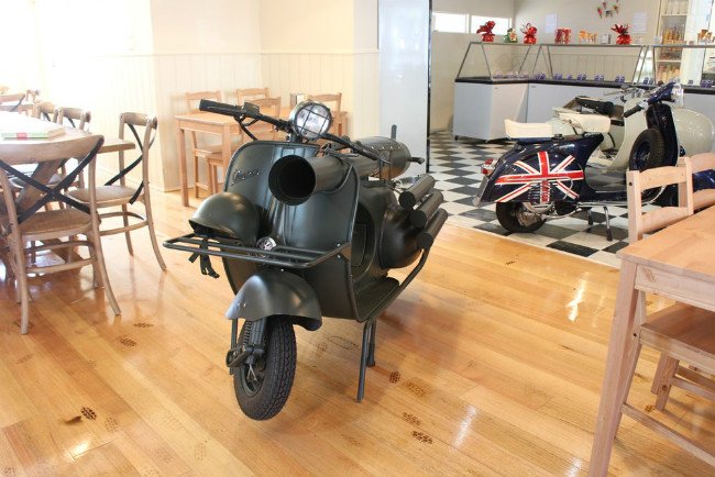 Ngắm Vespa TAP 150 mang vũ khí bắn xuyên xe bọc giáp