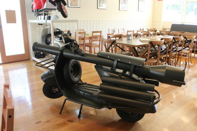 Ngắm Vespa TAP 150 mang vũ khí bắn xuyên xe bọc giáp