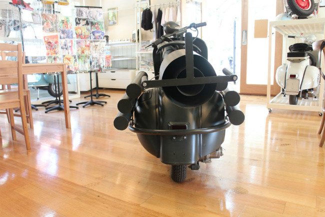 Ngắm Vespa TAP 150 mang vũ khí bắn xuyên xe bọc giáp