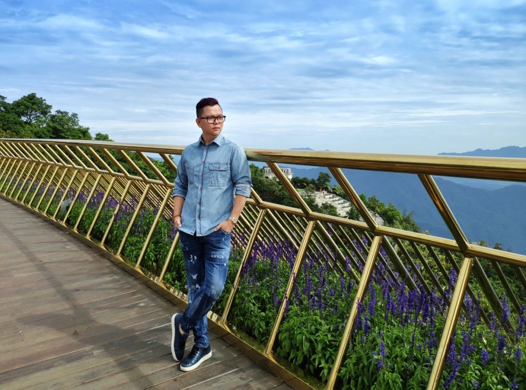 dao-dien-long-kan-to-chuc-show-thoi-trang-voi-san-catwalk-cao-nhat-tai-viet-nam