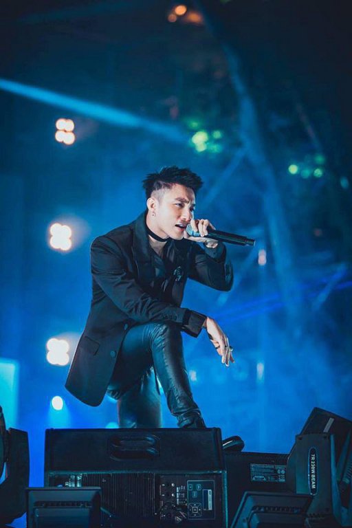sau-con-sot-chay-ngay-di-son-tung-m-tp-bat-ngo-quay-tro-lai-dong-phim-ngan-cua-nguyen-quang-dung