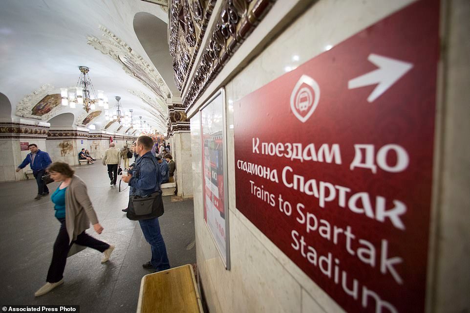 tau-dien-ngam-komsomolskaya-metro