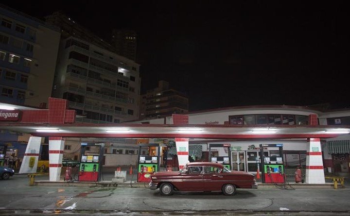 Ảnh: Vẻ đẹp hớp hồn của các xe ô tô cổ trên các góc phố nẻo đường Cuba