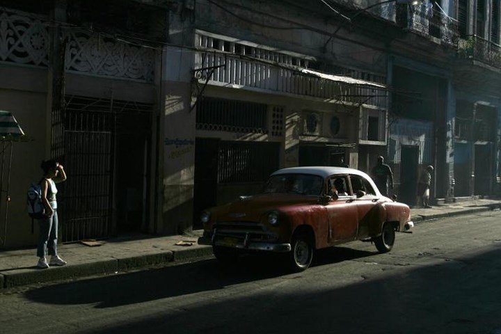 Ảnh: Vẻ đẹp hớp hồn của các xe ô tô cổ trên các góc phố nẻo đường Cuba