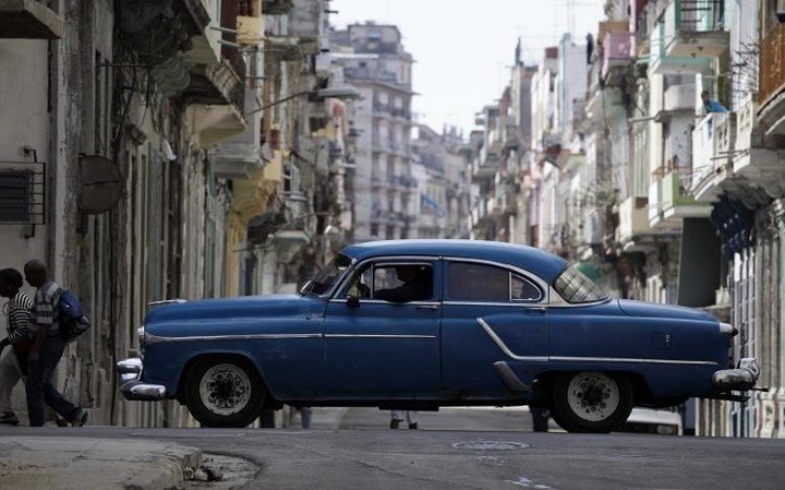 Ảnh: Vẻ đẹp hớp hồn của các xe ô tô cổ trên các góc phố nẻo đường Cuba
