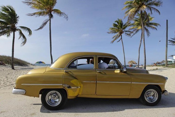 Ảnh: Vẻ đẹp hớp hồn của các xe ô tô cổ trên các góc phố nẻo đường Cuba