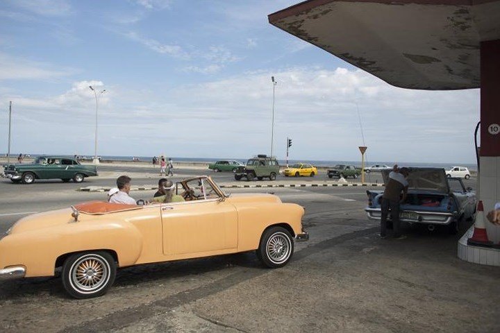 Ảnh: Vẻ đẹp hớp hồn của các xe ô tô cổ trên các góc phố nẻo đường Cuba