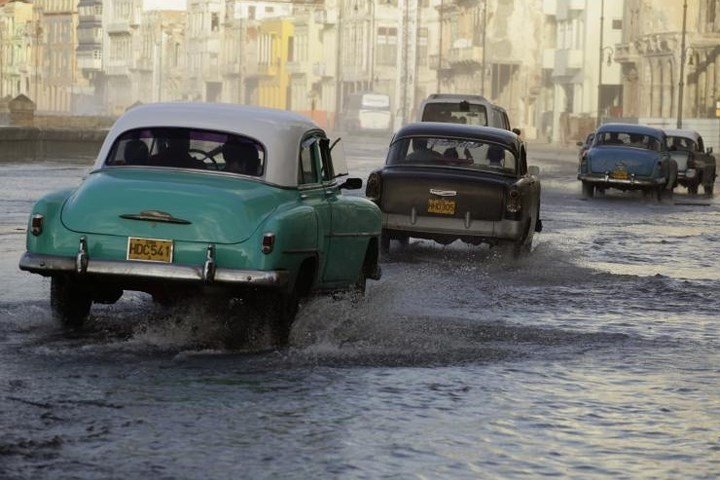 Ảnh: Vẻ đẹp hớp hồn của các xe ô tô cổ trên các góc phố nẻo đường Cuba