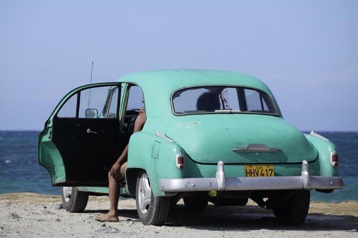 Ảnh: Vẻ đẹp hớp hồn của các xe ô tô cổ trên các góc phố nẻo đường Cuba
